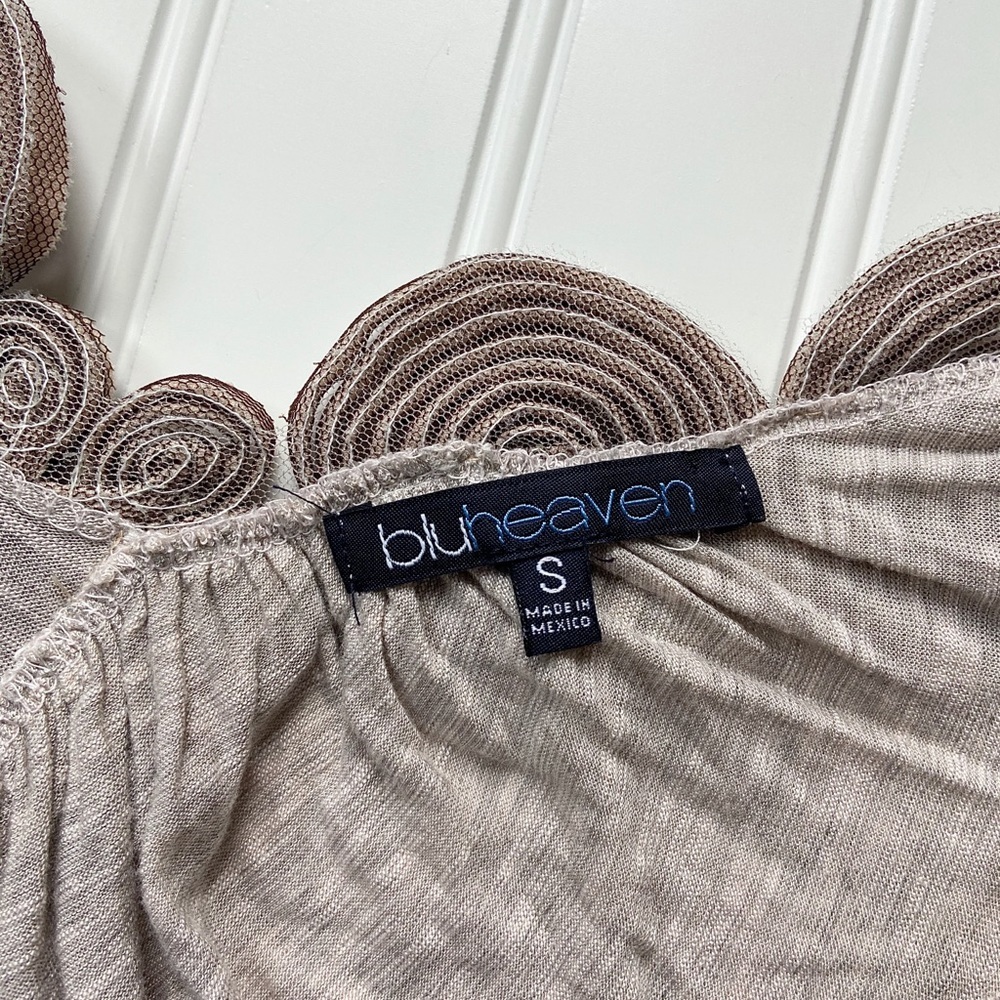 •Bluheaven• rosette back top - Picture 8 of 8